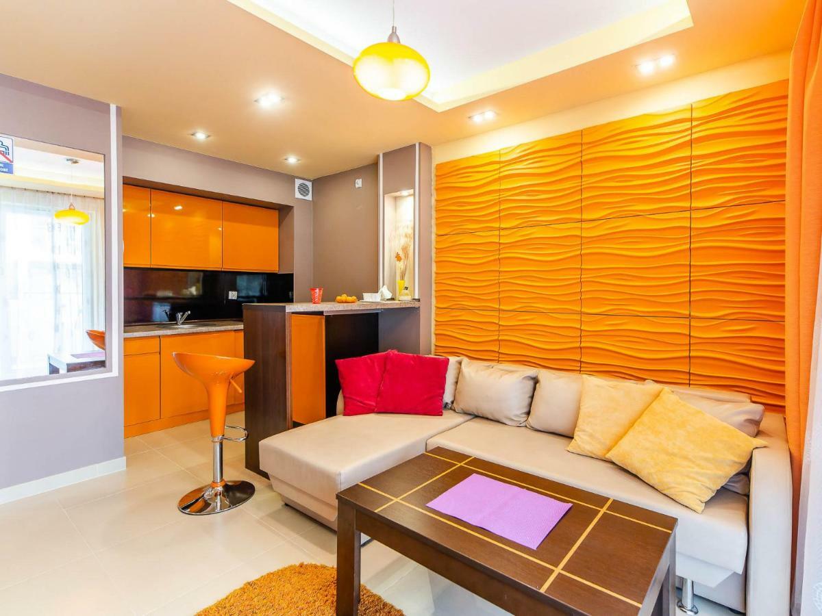 Pomarańczowy Z Basenem,sauną-blisko Morza. Apartament *